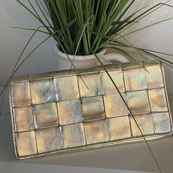 H&M Bags Hm Chic Gold Clutch Poshmark